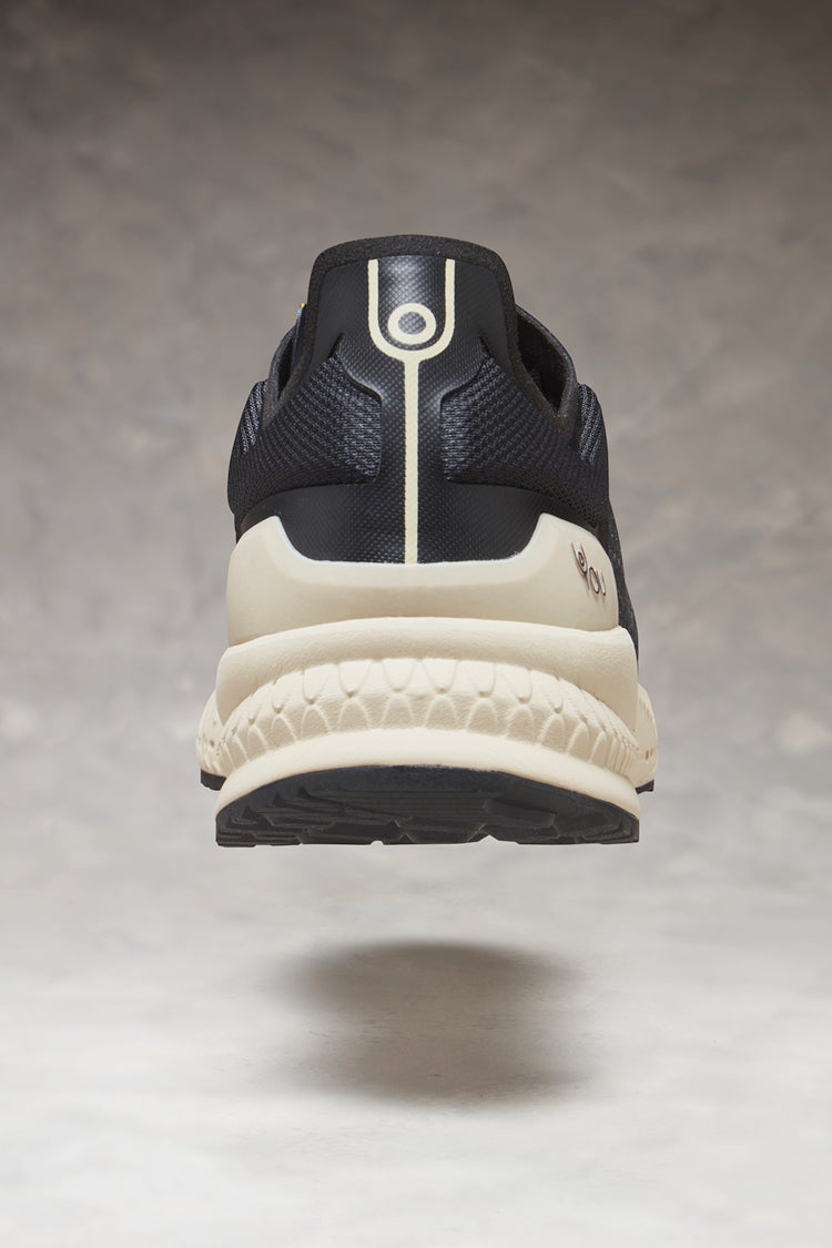 YP 305 Performance | black