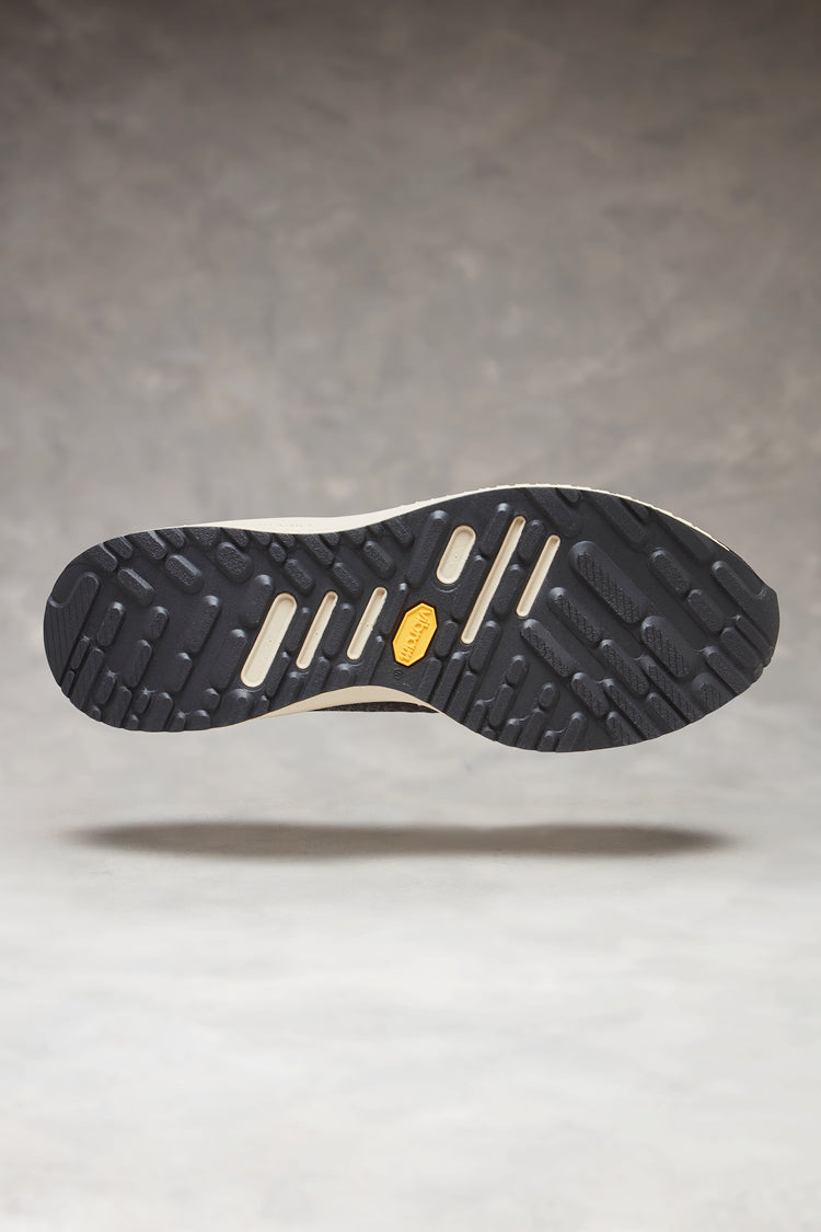 YP 305 Performance | black