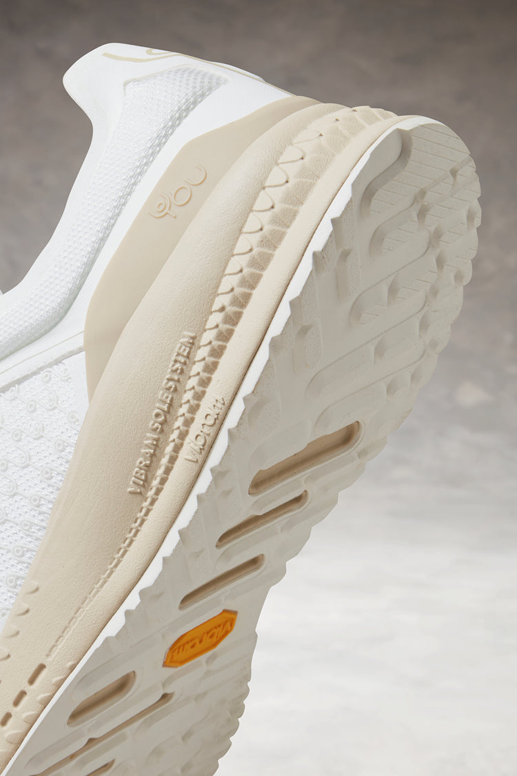 YP 305 Performance | white