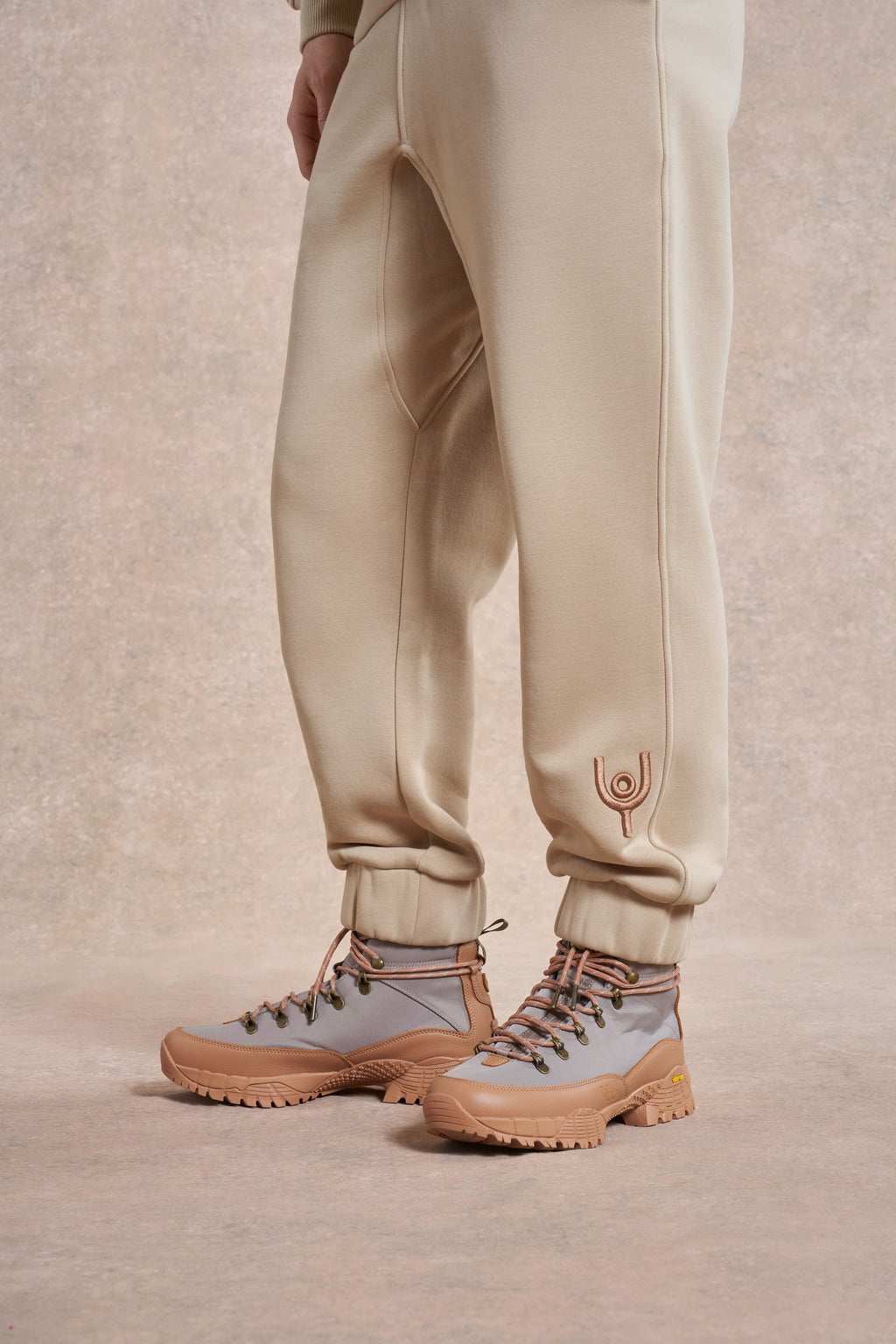 Magna Jogger | barley