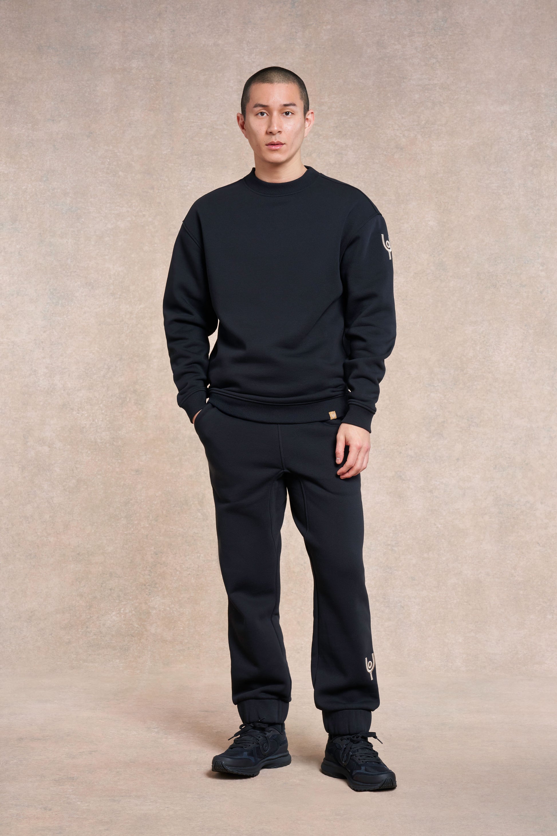 Pleatling Sweatshirt | black