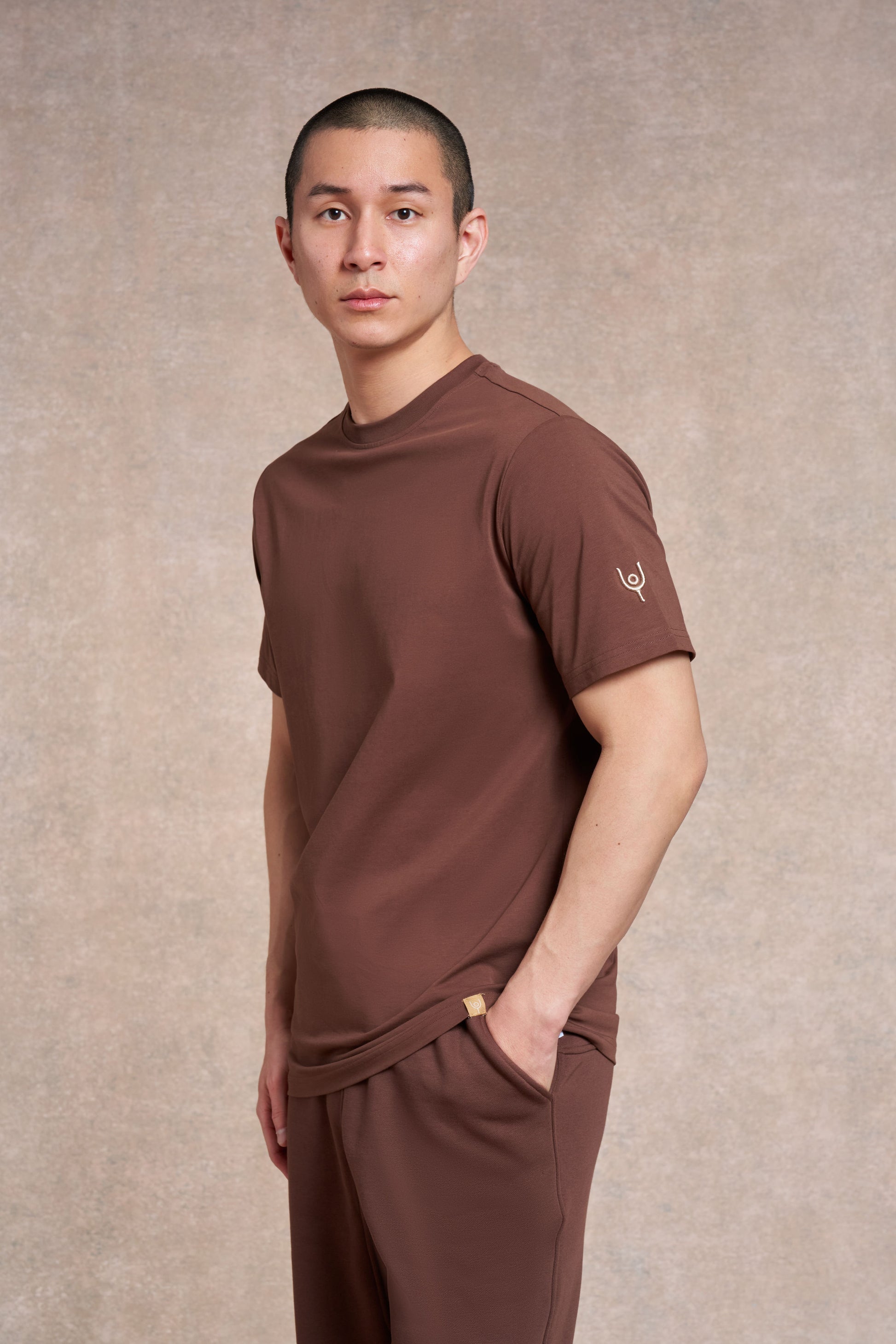 Arensby T- Shirt | potting soil